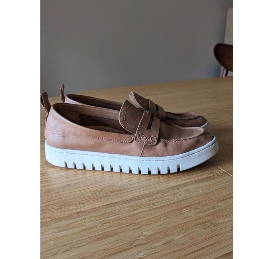 Vionic Uptown Loafers Camel Tan Leather sz 7 Comfort Chunky Sole